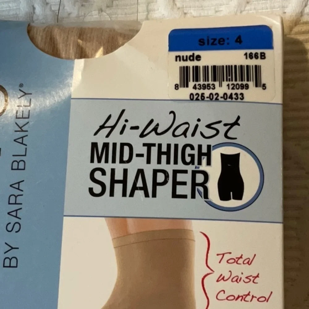 Spanx ASSETS by Sara Blakely Beige Mid-Thigh Shaper. Size 4. Nude. NWT